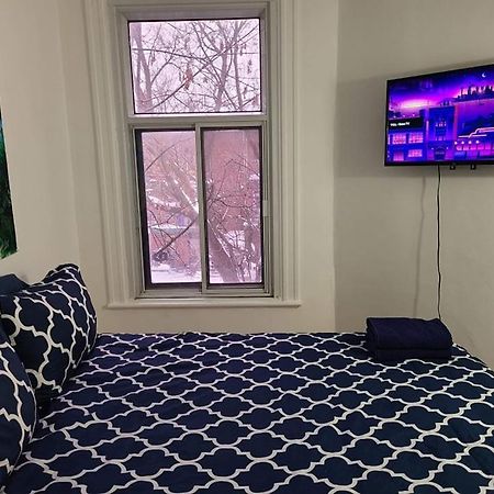 Tv + Netflix / High Speed Internet / Room C Montreal Exterior foto